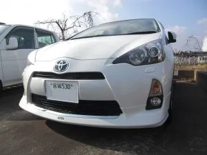 出張ガラスリペア　トヨタ　アクア