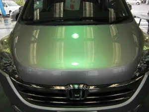 ステップワゴン　ガラスリペアの様子