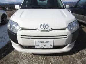 働く車のガラスリペア　トヨタ　サクシード