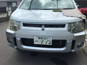 福島へ出張ガラスリペア　三菱　デリカ　D５