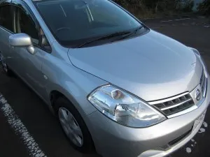 出張ガラスリペア　日産ティーダ